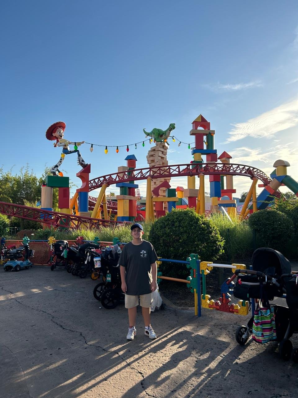 Montanha-russa Slinky Dog Dash com a Jessie e o Rex em Toy Story Land, no Hollywood Studios da Disney