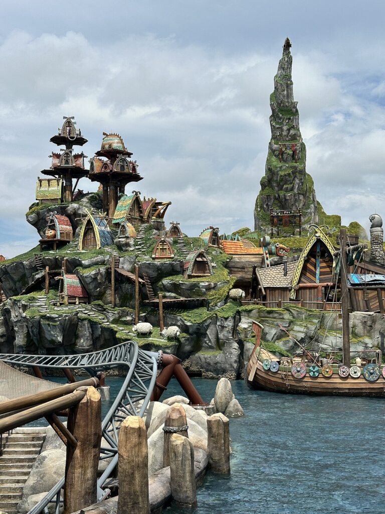 Vila viking da área How to Train Your Dragon – Isle of Berk, no Epic Universe